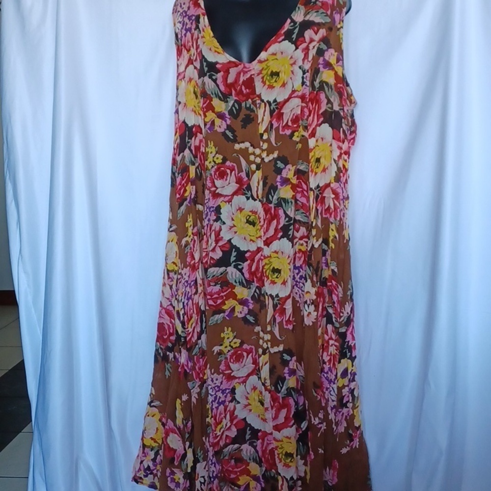 Only Necessities, Rayon made in India, sleeveless v-neck oversized, Sz Medium